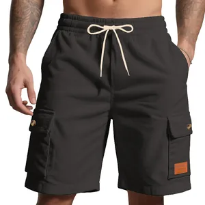 Detailansicht von Herren Cord-Cargoshorts mit Kordelzug und praktischen Taschendetails.