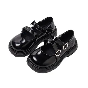 Girls black patent leather Mary Jane shoes with heart-shaped buckles and thick soles