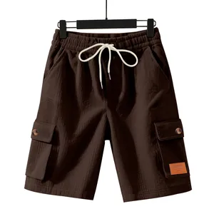 Schwere lockere Cord-Cargoshorts für Herren in Dunkelbraun für den Sommerurlaub