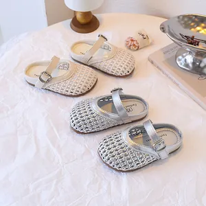 Sandales d'été tressées ajourées pour filles avec brides réglables en argent et blanc