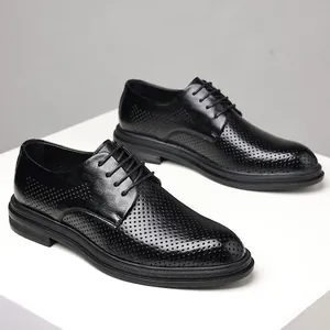 Klassische schwarze Leder-Business-Schuhe für Herren mit Lochmuster und Erhöhung