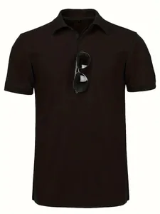 Detailansicht eines schwarzen schnelltrocknenden Poloshirts mit einer Pilotenbrille