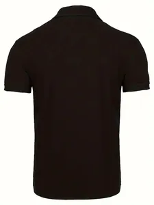 Rückansicht eines atmungsaktiven schwarzen Polohemdes für sommerliche Outdoor-Aktivitäten