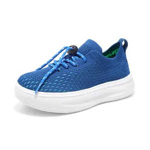 Atmungsaktive blaue Strick-Sportschuhe für Jungen mit modischer dicker weißer Polstersohle
