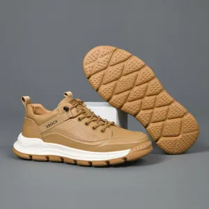 Sneakers in pelle marrone da uomo con suola spessa in schiuma bianca e traspirante
