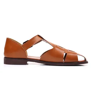 Klassische braune handgefertigte Ledersandalen für Herren im geschlossenen römischen Stil