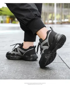 Vista dettagliata delle sneakers traspiranti per bambini con suola ammortizzante in EVA