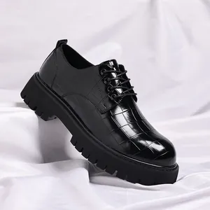 Scarpe in Pelle da Uomo Stile Britannico Punta Arrotondata Suola Spessa Motivo Coccodrillo Pelle PU Business Casual Scarpe Rialzate