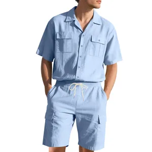 Hellblaues Herren Cargo-Set mit Kurzarmhemd und Shorts aus strukturiertem Stoffgewebe