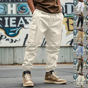 Vista dettagliata con varie opzioni di colore per i pantaloni cargo larghi da uomo.