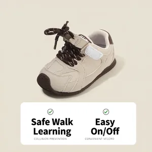 Zapatos de marcha beige para bebés con puntera anticolisión y cierre de velcro cómodo
