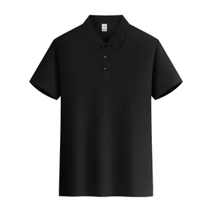 Vista frontal de un polo de algodón negro de alta calidad para hombre con manga corta