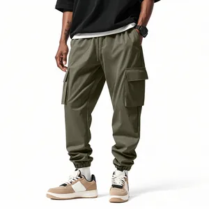 Pantaloni cargo outdoor da uomo con tasche multiple e polsini elastici verdi