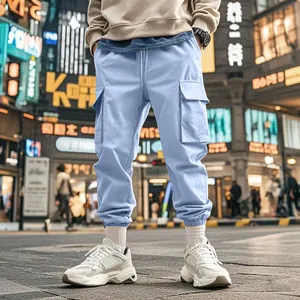 Pantaloni cargo da uomo azzurri stile streetwear urbano con multitasche e polsini