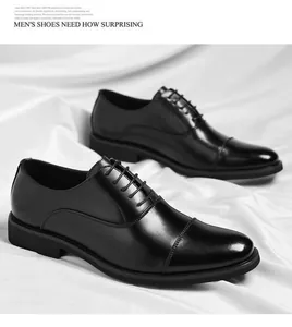 Vista detallada de zapatos clásicos de vestir negros para hombre