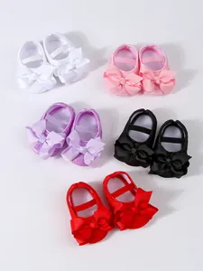Detailansicht der Lauflernschuhe für Mädchen in fünf Farben mit großen Schleifen