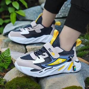 Scarpe da basket traspiranti per ragazzi con tomaia in pelle impermeabile e velcro