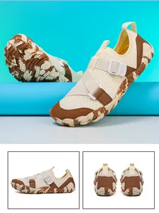 Vista multi-angolo di scarpe da scoglio traspiranti con suole mimetiche