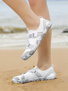 Scarpe da scoglio bianche traspiranti per attività in spiaggia e nuoto outdoor