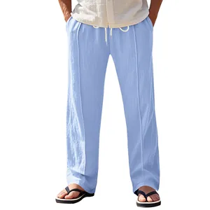Detailansicht der hellblauen Herren-Freizeithose aus Leinen mit weißem Kordelzug
