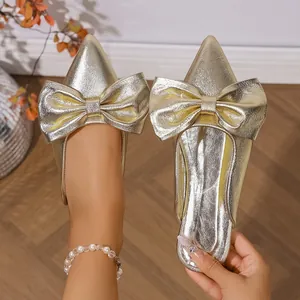 Mule Metalliche a Punta con Fiocco Donna Pantofole Basse Punta Chiusa Mocassini Senza Schienale Oro Argento Moda Scarpe Estive All'aperto