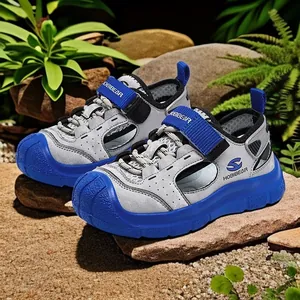 Boys' breathable mesh sports sandals with closed-toe design and non-slip soles