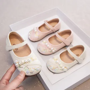 Elegant girls' floral embroidered Mary Janes with pearls and soft soles