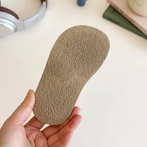 Antislip rubberen zool voor kinderslippers met maat 23 reliëf en gestructureerde grip