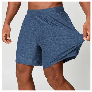 Dettaglio dei pantaloncini sportivi da uomo blu mélange ad asciugatura rapida