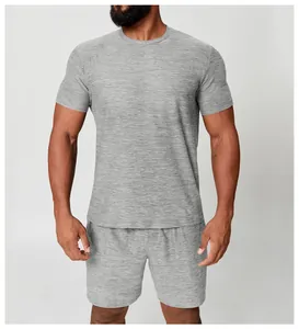 Ensemble de sport respirant à séchage rapide pour hommes avec t-shirt gris chiné