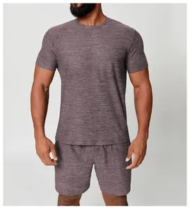 Détail du t-shirt de sport col rond pour hommes en tissu chiné violet à séchage rapide