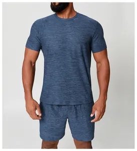 Nahaufnahme eines hautfreundlichen, schnell trocknenden Herren-Sport-T-Shirts in Melange-Blau