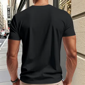 Vue arrière d'un t-shirt de sport noir pour hommes en tissu technique à séchage rapide