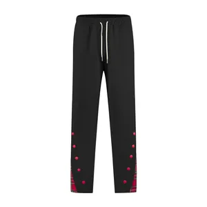 Pantaloni sportivi neri pesanti da uomo con orlo a quadri rossi e coulisse in vita
