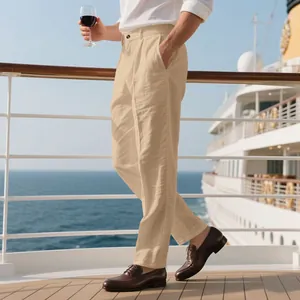 Pantalon décontracté en lin pour hommes, coupe droite et ample, scène de style premium.