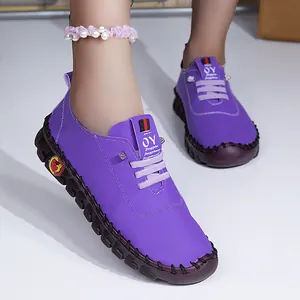 Chaussures de marche plates en cuir souple violet pour femmes avec semelle antidérapante