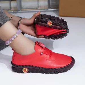 Mocassins flexibles en cuir rouge pour femmes avec semelle en caoutchouc antidérapante