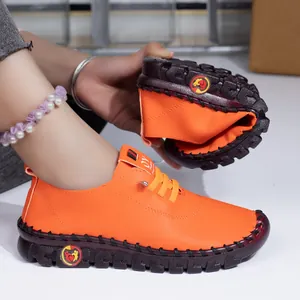 Mocassins souples en cuir orange pour femmes avec semelle antidérapante confortable