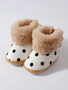 Gemütliche Winterstiefel für Babys mit weißen Punkten und weichem Kunstfellbesatz
