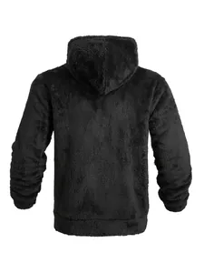 Detaillierte Rückansicht einer schwarzen Plüsch-Fleecejacke mit Kapuze und weicher Textur