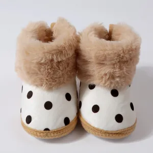 Gemütliche Baby-Schneestiefel mit Kunstpelzbesatz und schwarzen Punkten für 0-1 Jahre