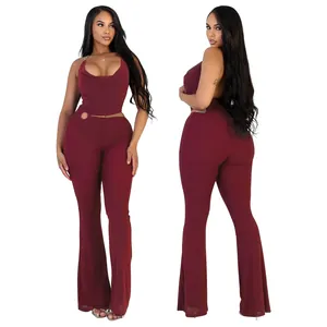 Vorder- und Rückansicht des sexy weinroten Neckholder-Jumpsuits mit Taillenausschnitt