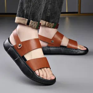 Lässige braune Herren-Ledersandalen mit leichter Schaumstoffsohle und Zwei-Wege-Design
