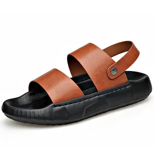 Herren-Sandalen mit braunen Riemen und einer leichten schwarzen Schaumstoffsohle