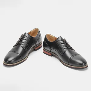 Klassische schwarze Business-Derbyschuhe für Herren mit eleganten Brogue-Lochungen
