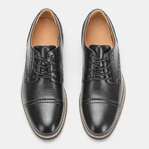Professionelle schwarze Leder-Derbyschuhe für Herren mit eleganten Budapester-Details