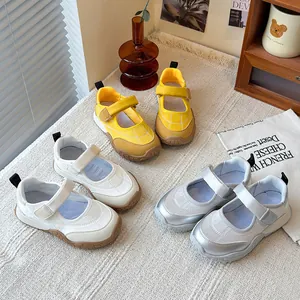 Zapatillas Mary Jane para niñas en amarillo, blanco y plateado para el otoño