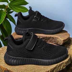 Chaussures de sport respirantes en mesh noir pour enfants avec sangle pour garçons