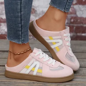 Sneakers sabot casual da donna in mesh rosa con dettagli in camoscio e lacci classici