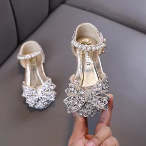 Funkelnde silberne Strass-Prinzessinnenschuhe für Mädchen mit eleganter Perlen-Schleife